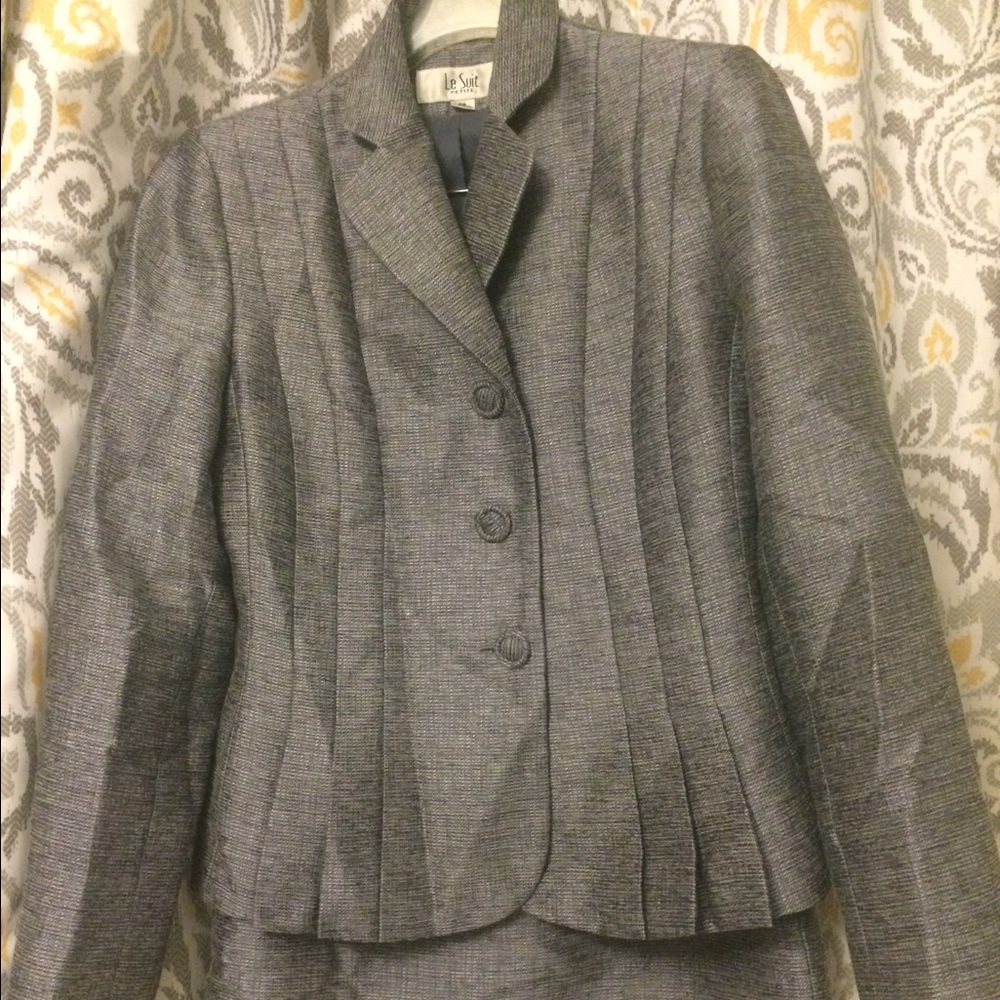 Grey skirt suit.